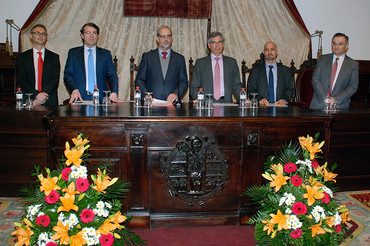 El ministro de Justicia de Colombia inaugura un curso de Derecho en la USAL
